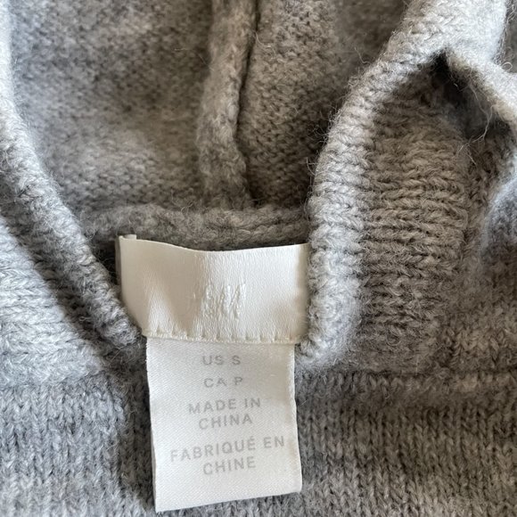 H&M Sweater - Picture 2 of 2